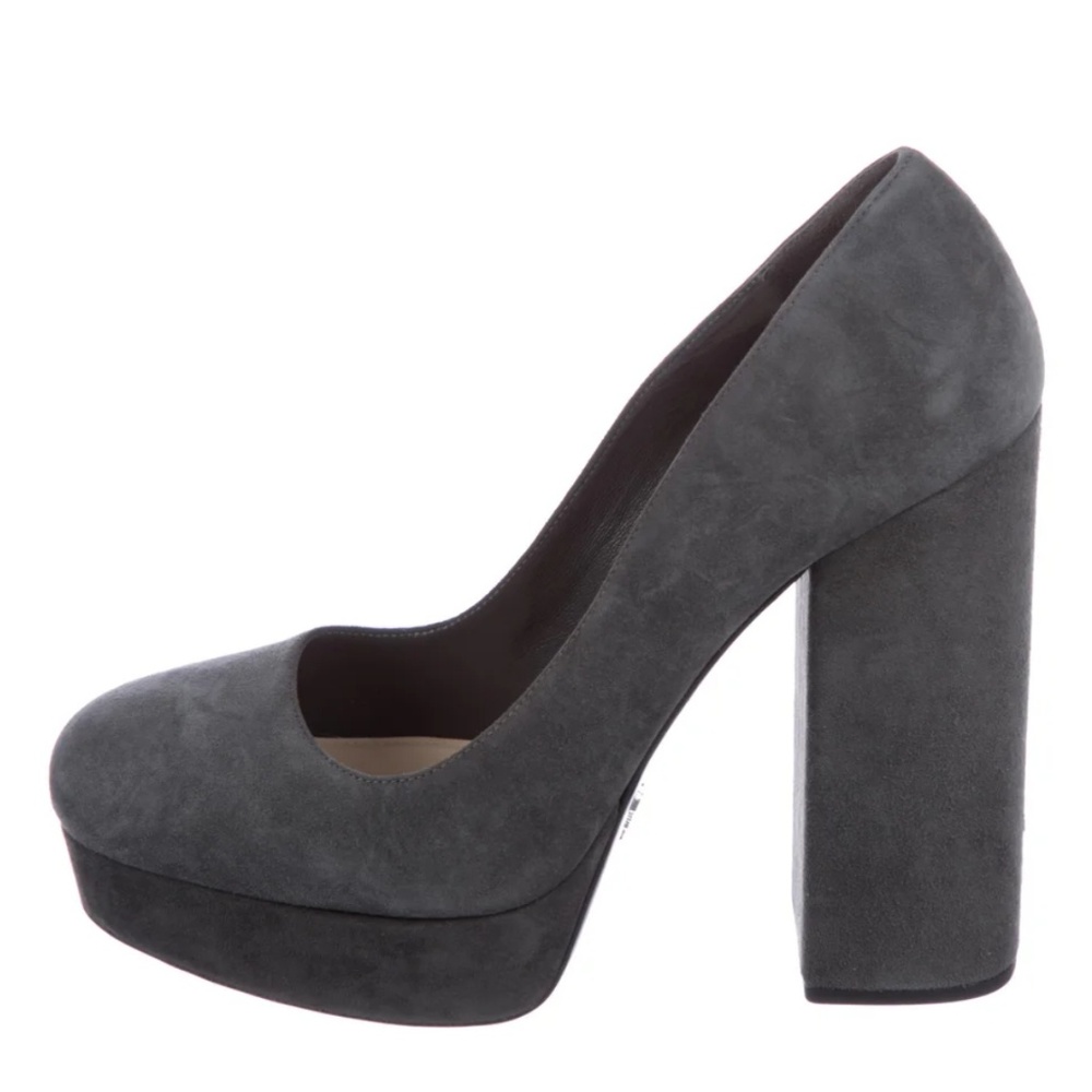 Beautiful Prada pumps